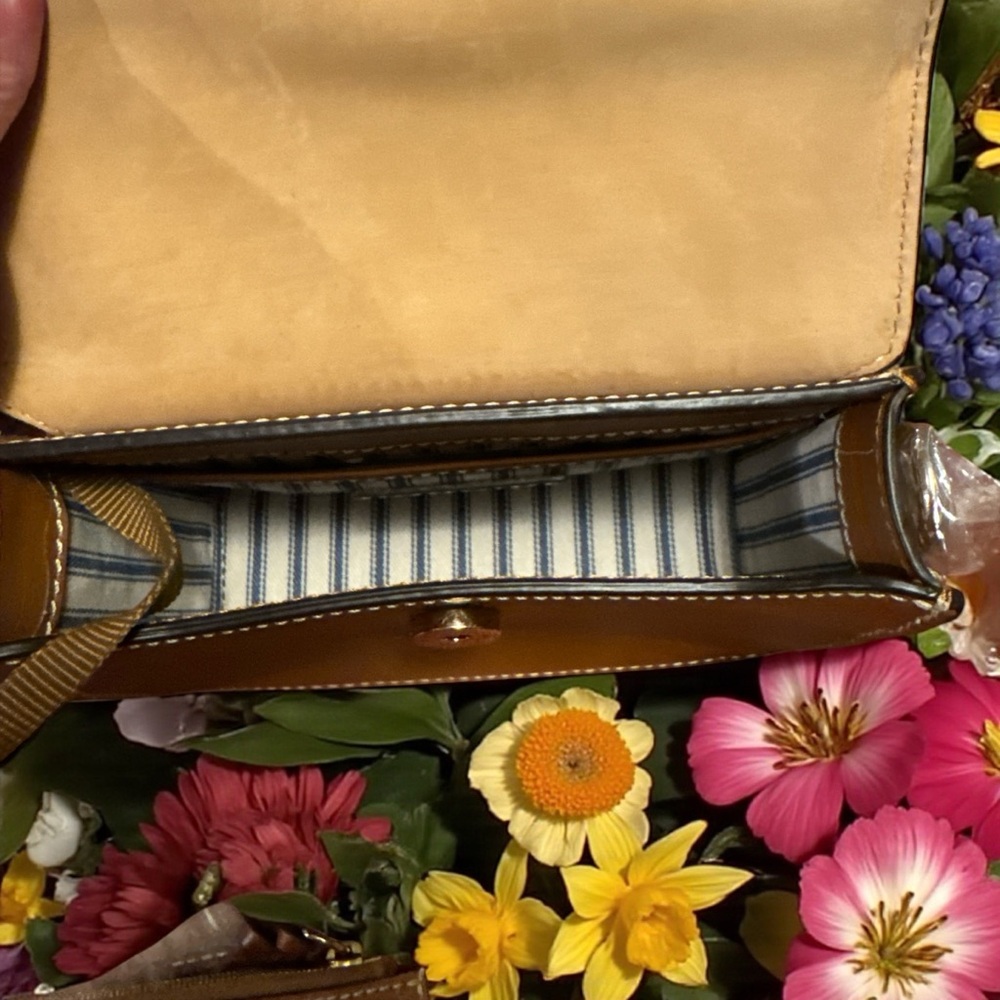 Dooney & Bourke Brown leather  Crossbody Bag vintage NWT - Picture 3 of 10